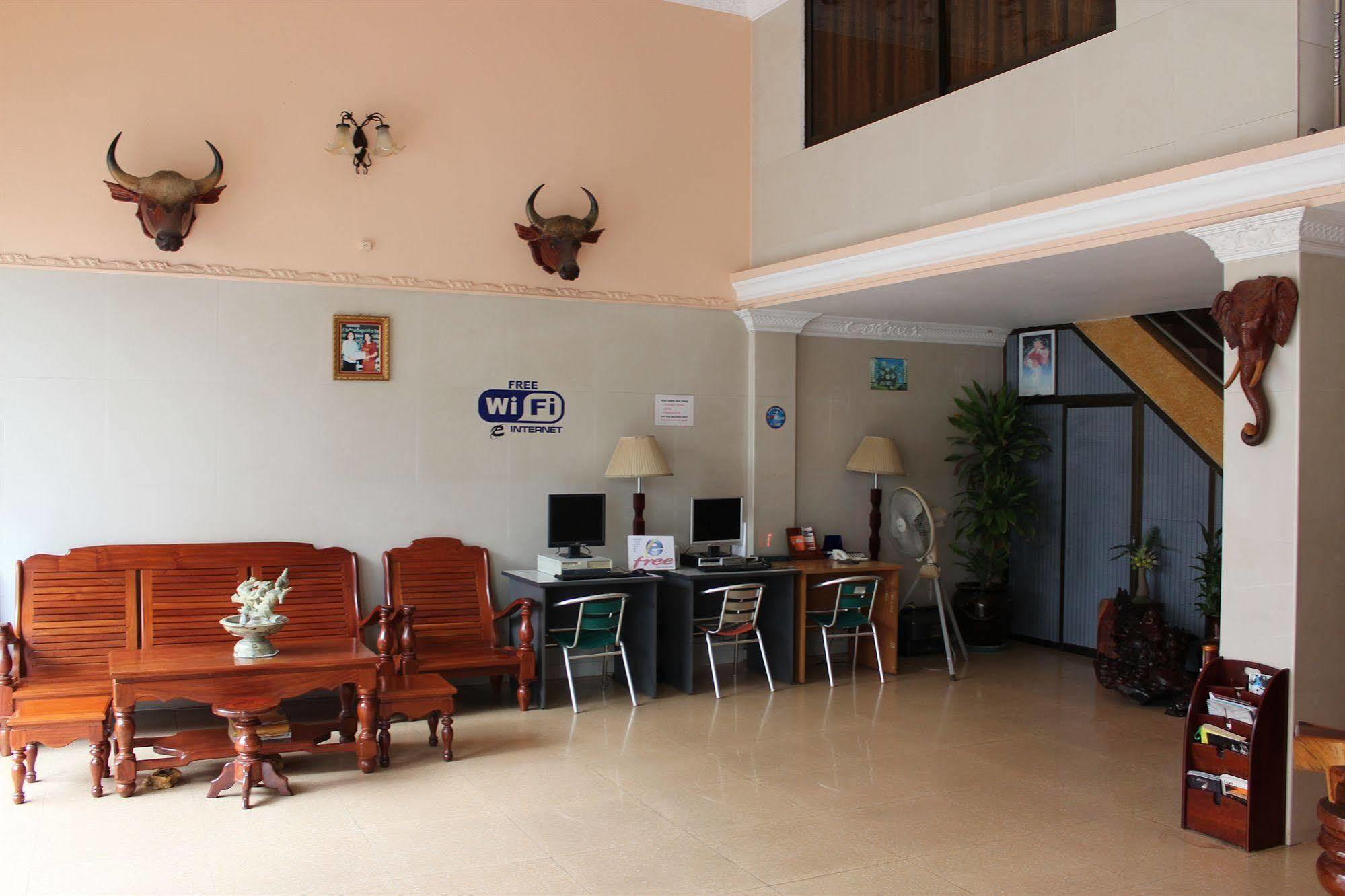 Lucky 1 Guesthouse Phnom Penh Exterior foto