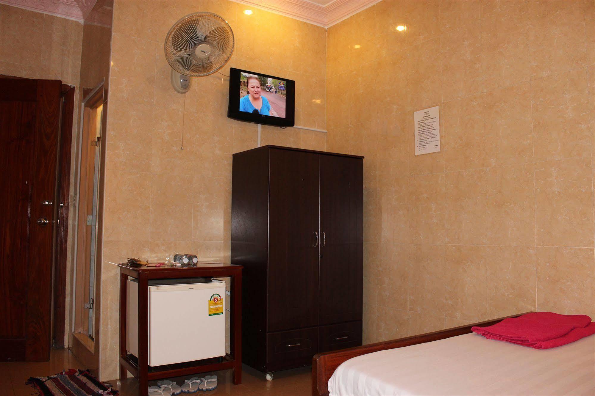 Lucky 1 Guesthouse Phnom Penh Exterior foto
